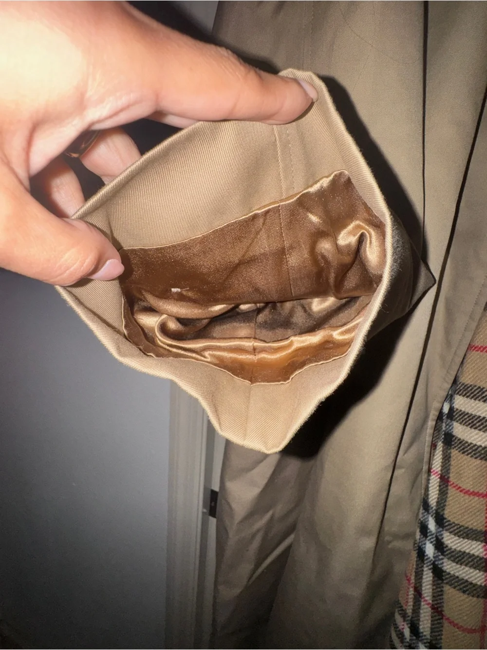 Burberry Beige Long Trench Coat with zip in lining size 42R - Picture 8 of 14